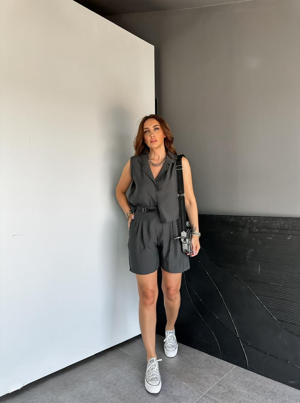 Antrasit Kemer Aksesuarlı Şortlu Takım