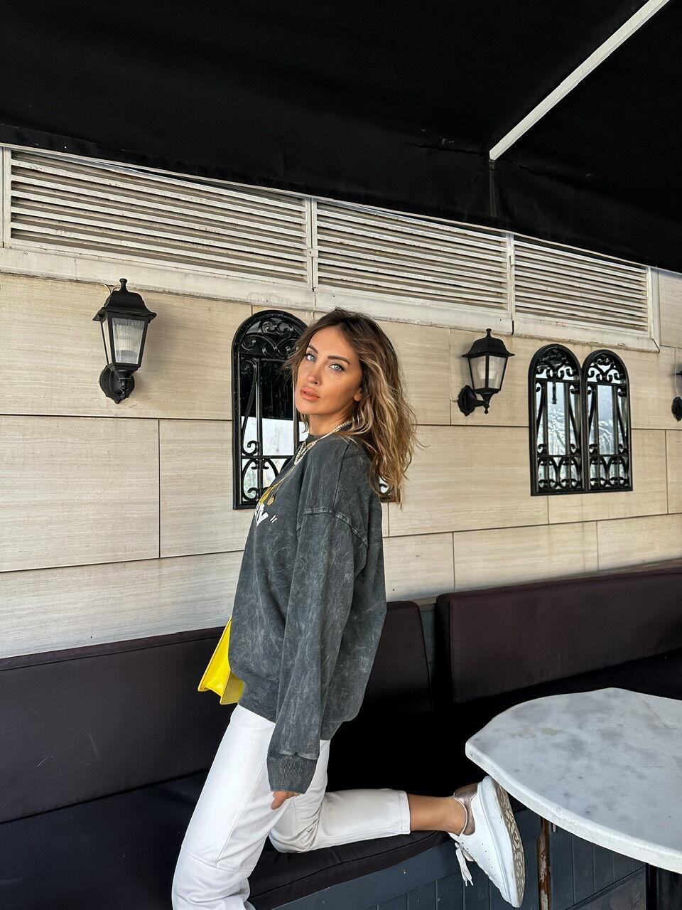 Antrasit Tweety Yıkamalı Sweatshirt