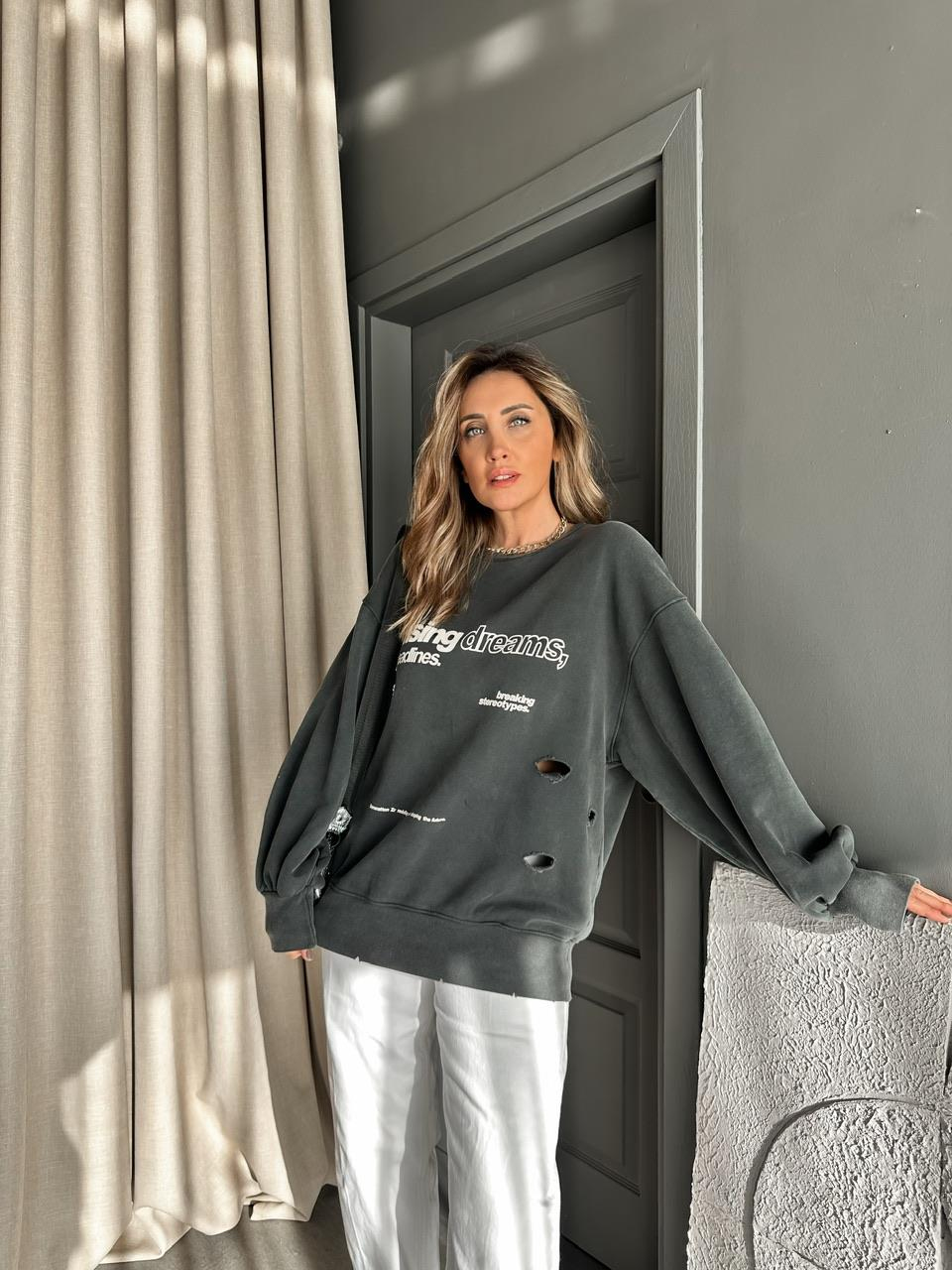 Antrasit Yırtık Detaylı Yazılı Sweatshirt