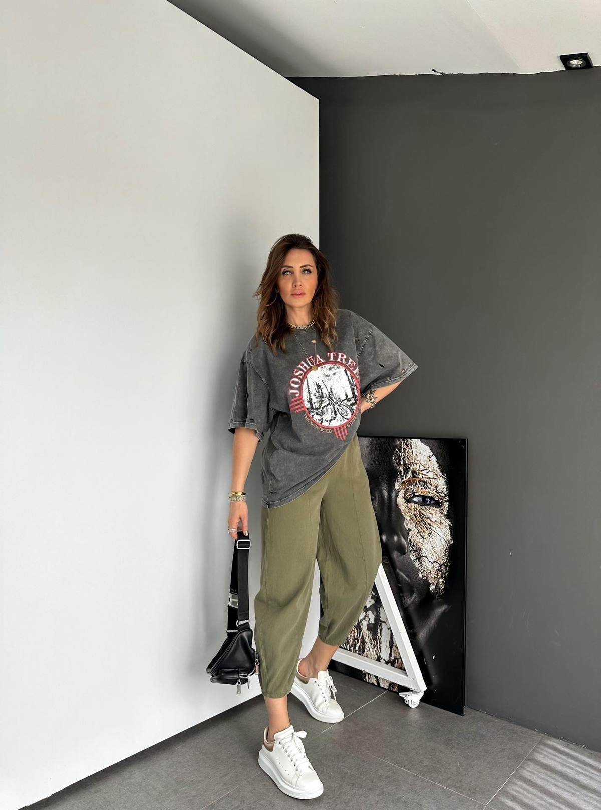 Antrasit Yırtıklı Tree Tshirt