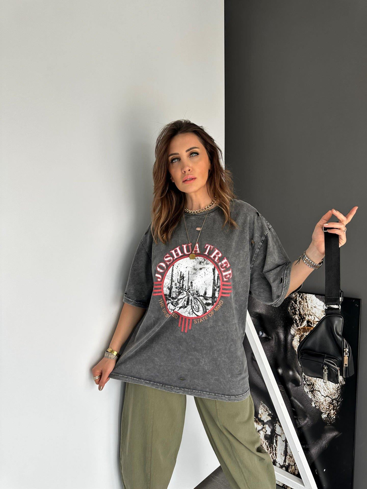 Antrasit Yırtıklı Tree Tshirt