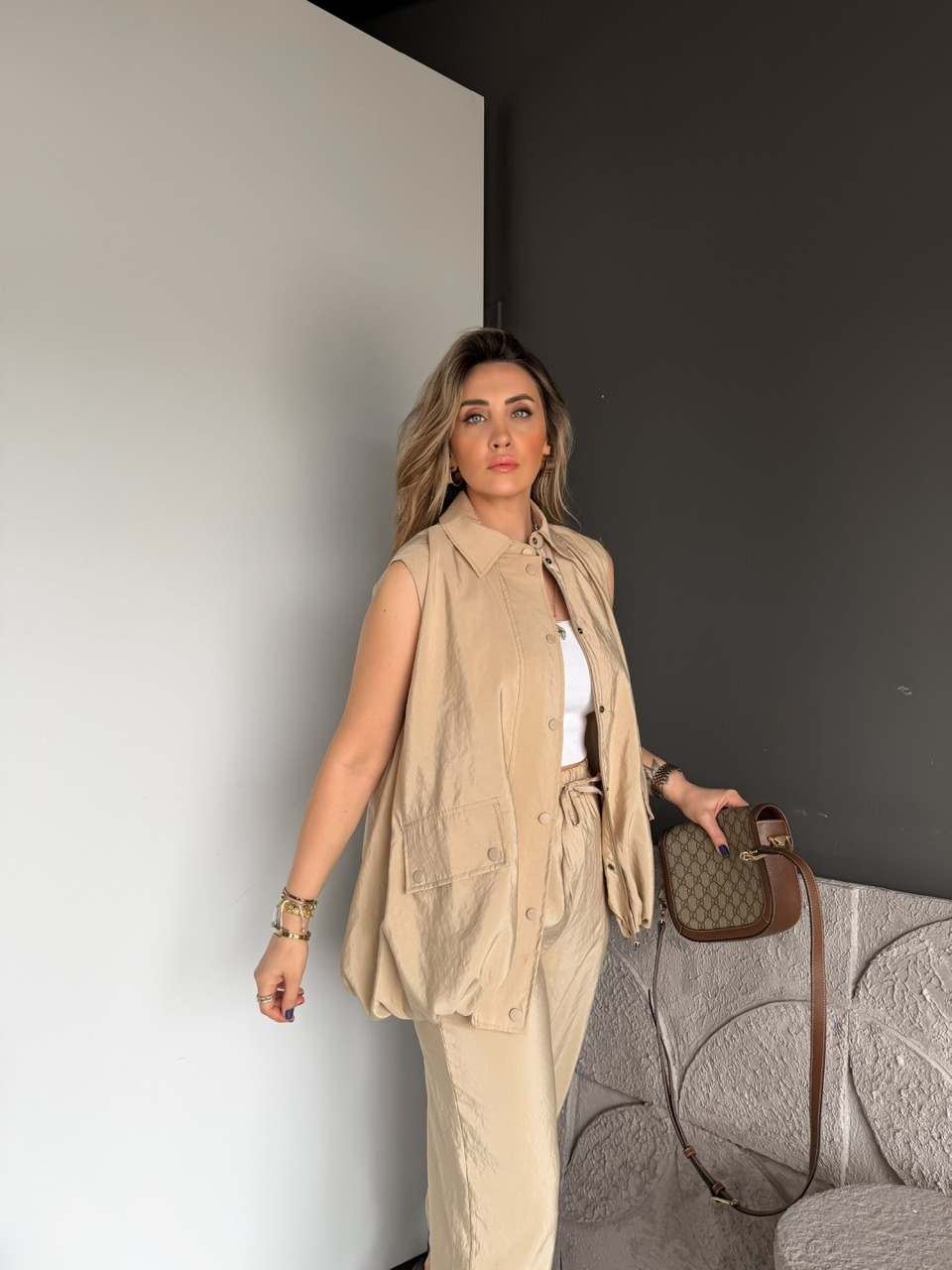 Bej Yelek Pantolon Paçası Lastikli Takım