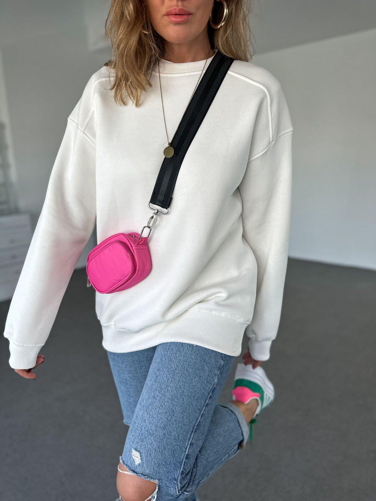 Beyaz Basic Bisiklet Yaka Sweatshirt
