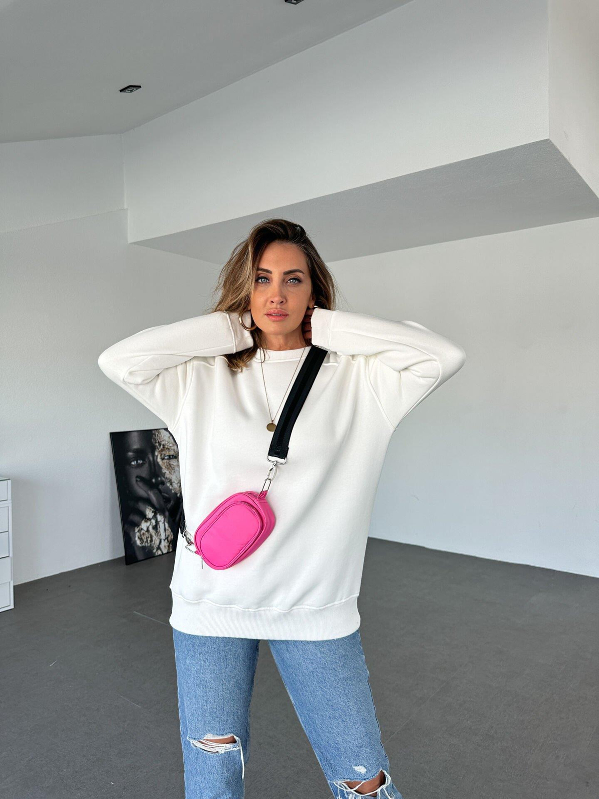 Beyaz Basic Bisiklet Yaka Sweatshirt