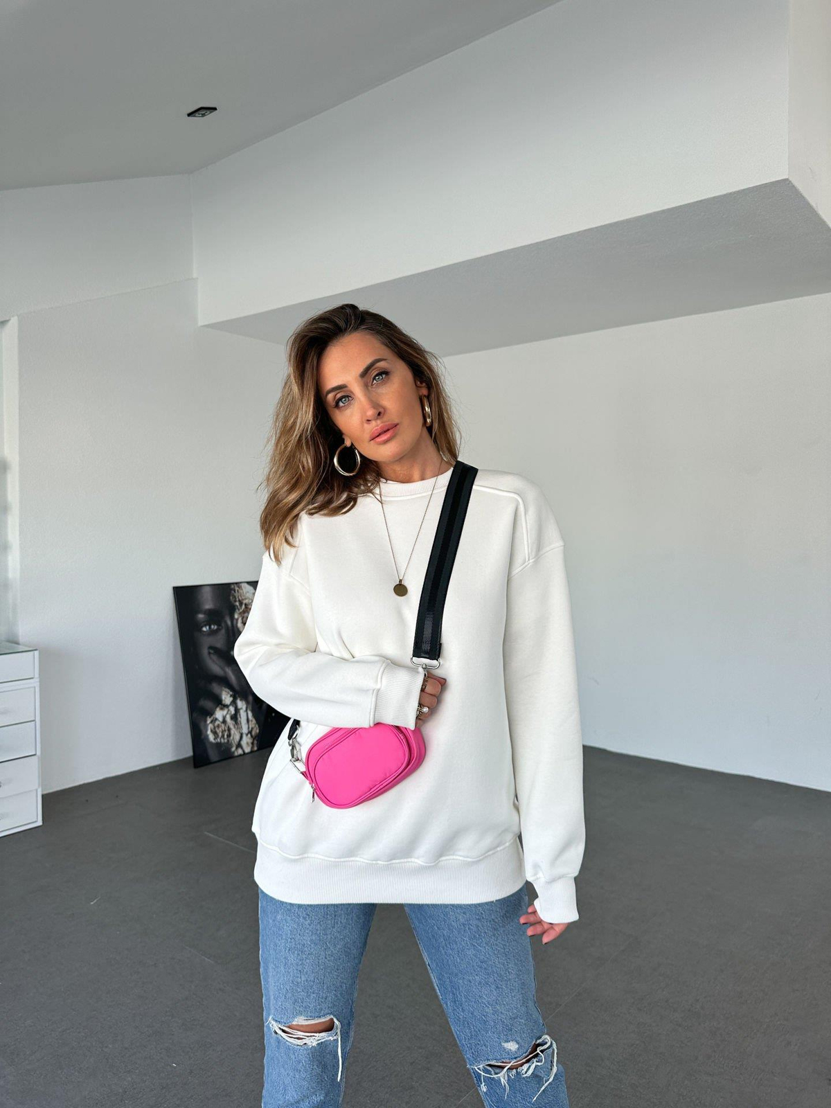 Beyaz Basic Bisiklet Yaka Sweatshirt