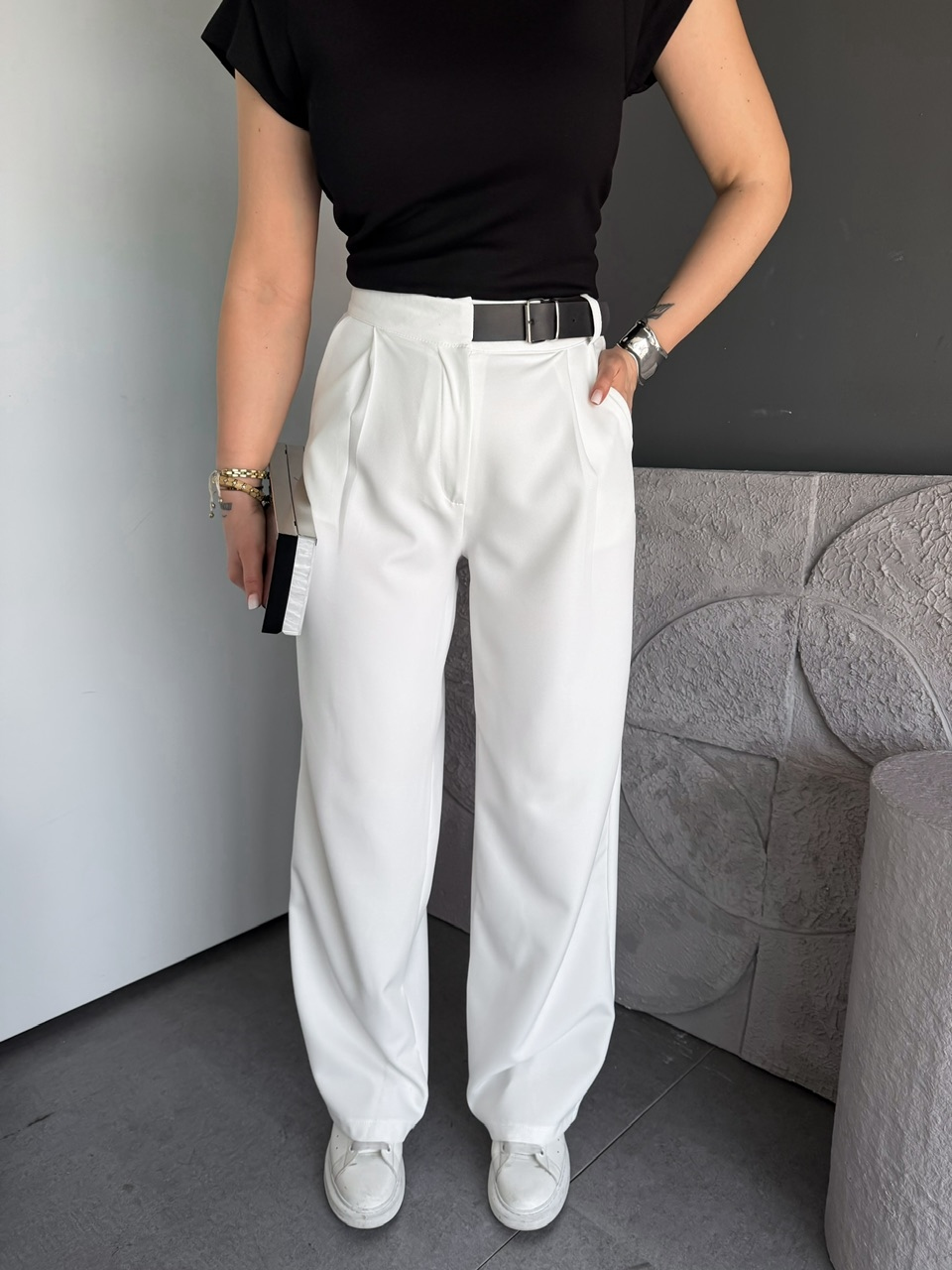 Beyaz Beli Kemerli Ayarlanabilir Bol Pantolon