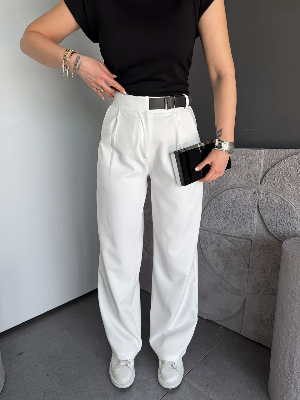 Beyaz Beli Kemerli Ayarlanabilir Bol Pantolon
