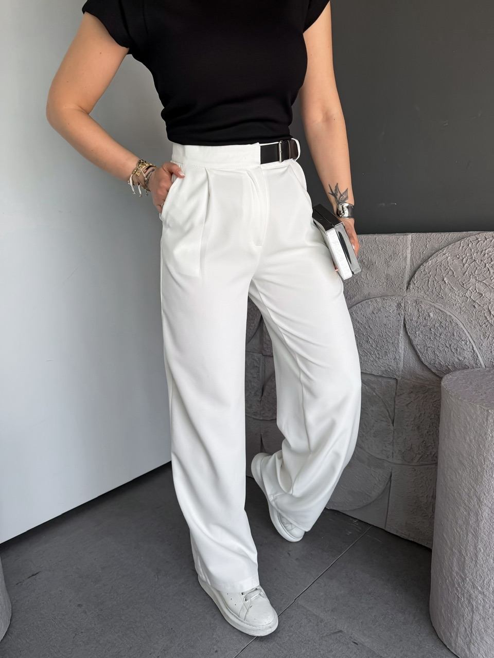 Beyaz Beli Kemerli Ayarlanabilir Bol Pantolon