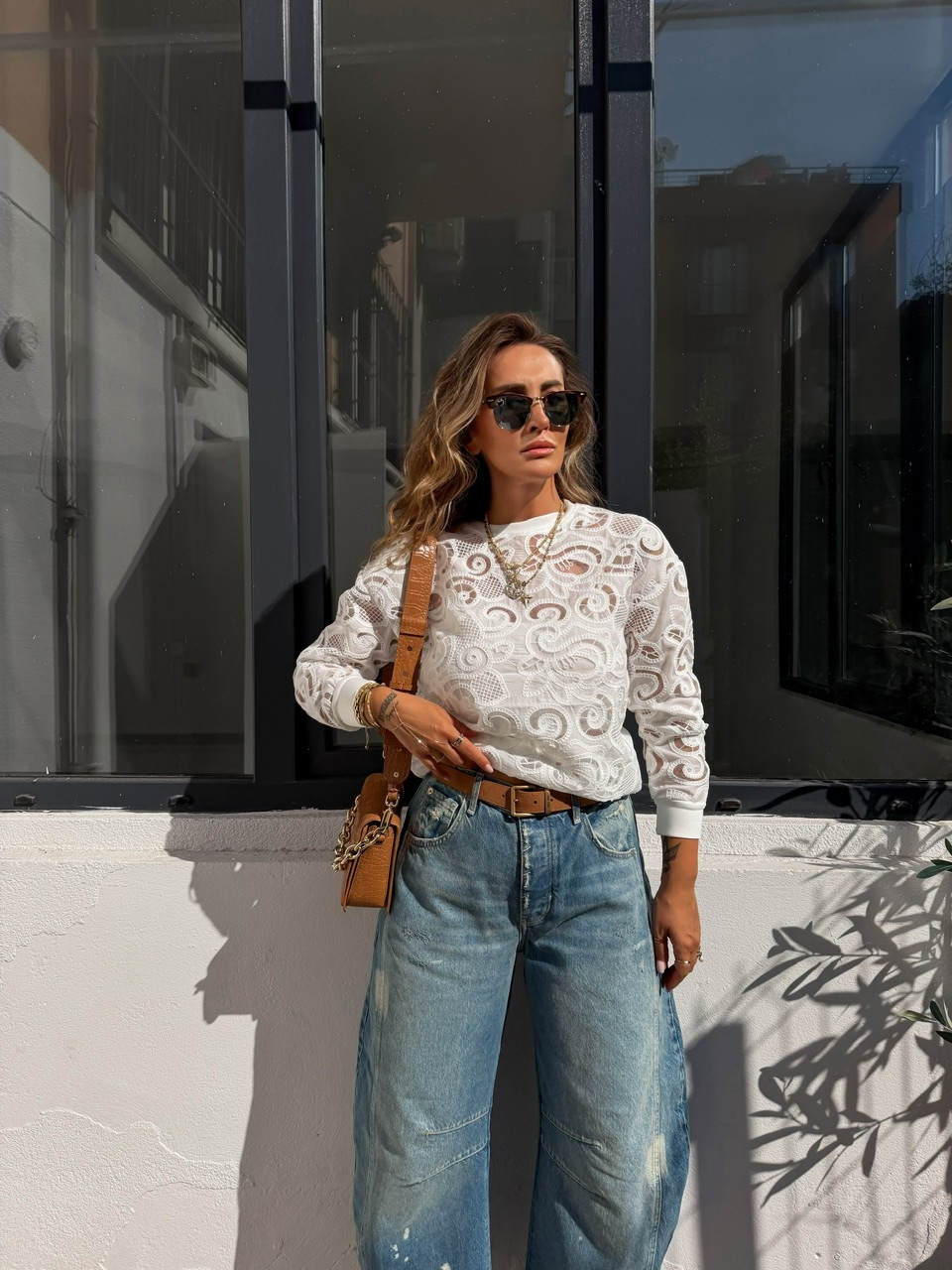 Beyaz Bisiklet Yaka Dantelli Sweatshirt
