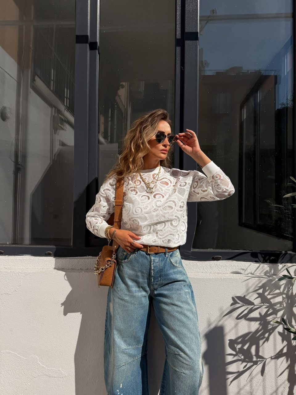 Beyaz Bisiklet Yaka Dantelli Sweatshirt