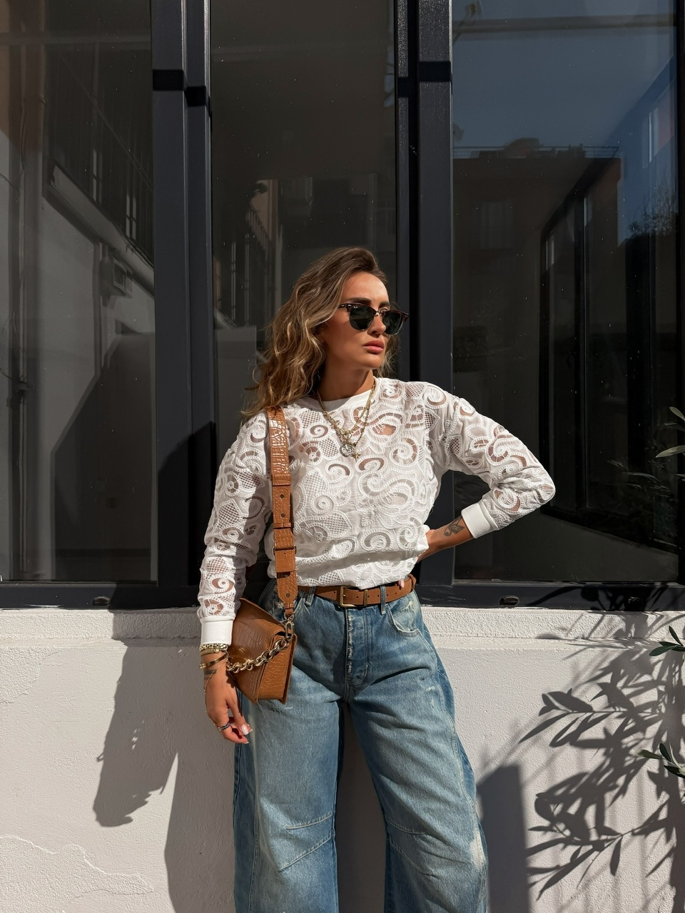 Beyaz Bisiklet Yaka Dantelli Sweatshirt