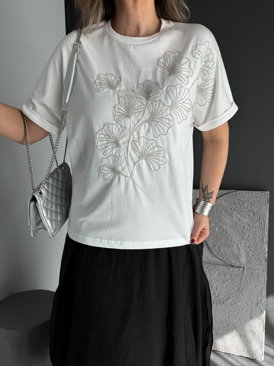 Beyaz Boncuk İşlemeli Cotton Tshirt