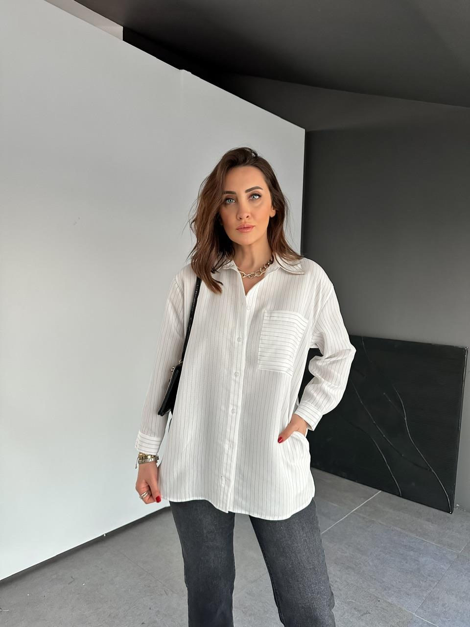 Beyaz Çizgili Cepli Basic Gömlek