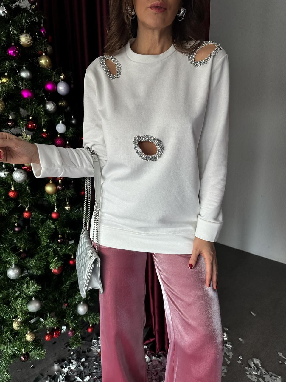 Beyaz Damla Taşlı Dekolteli Sweatshirt