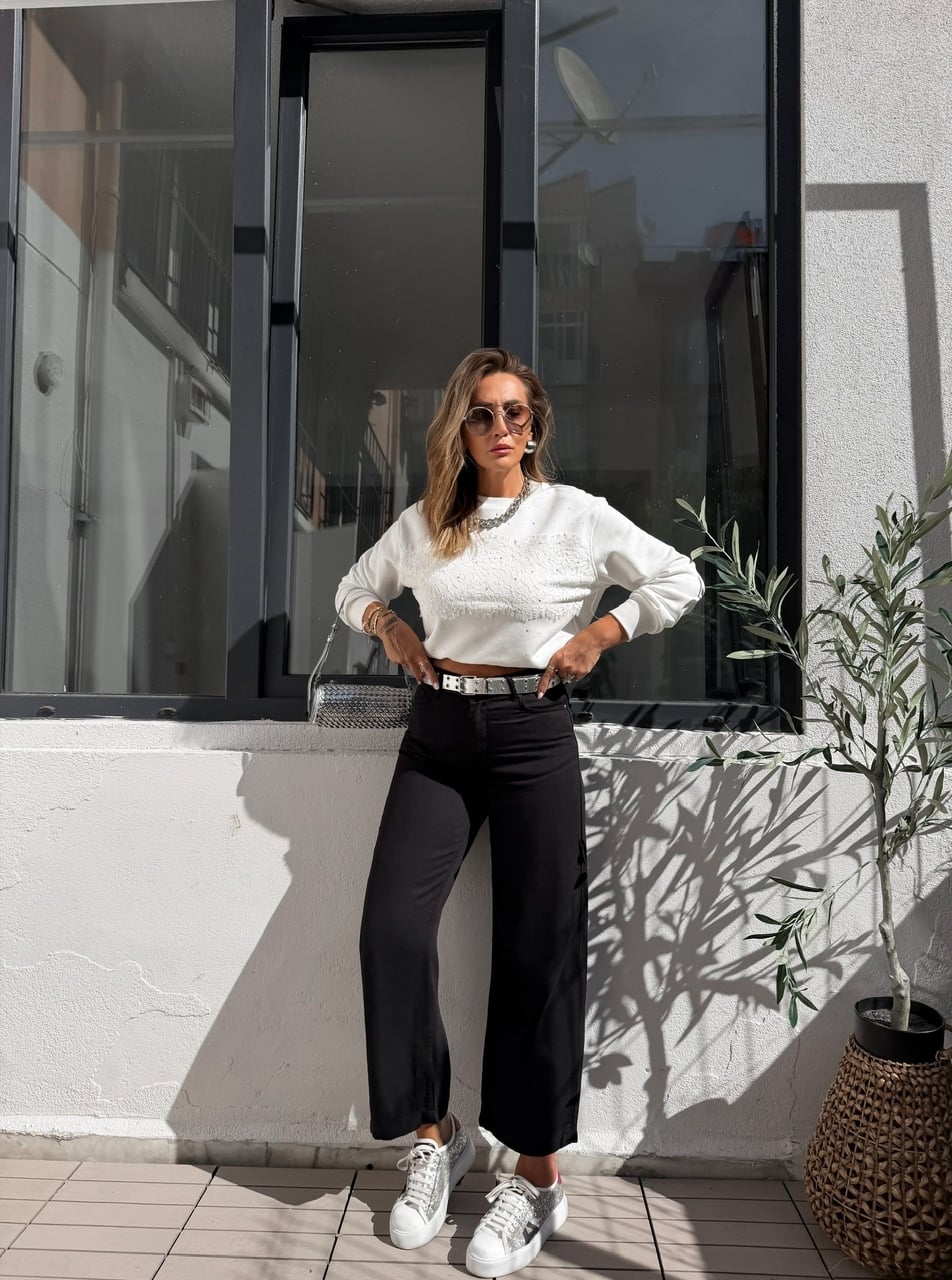 Beyaz Dantelli Taşlı Sweatshirt