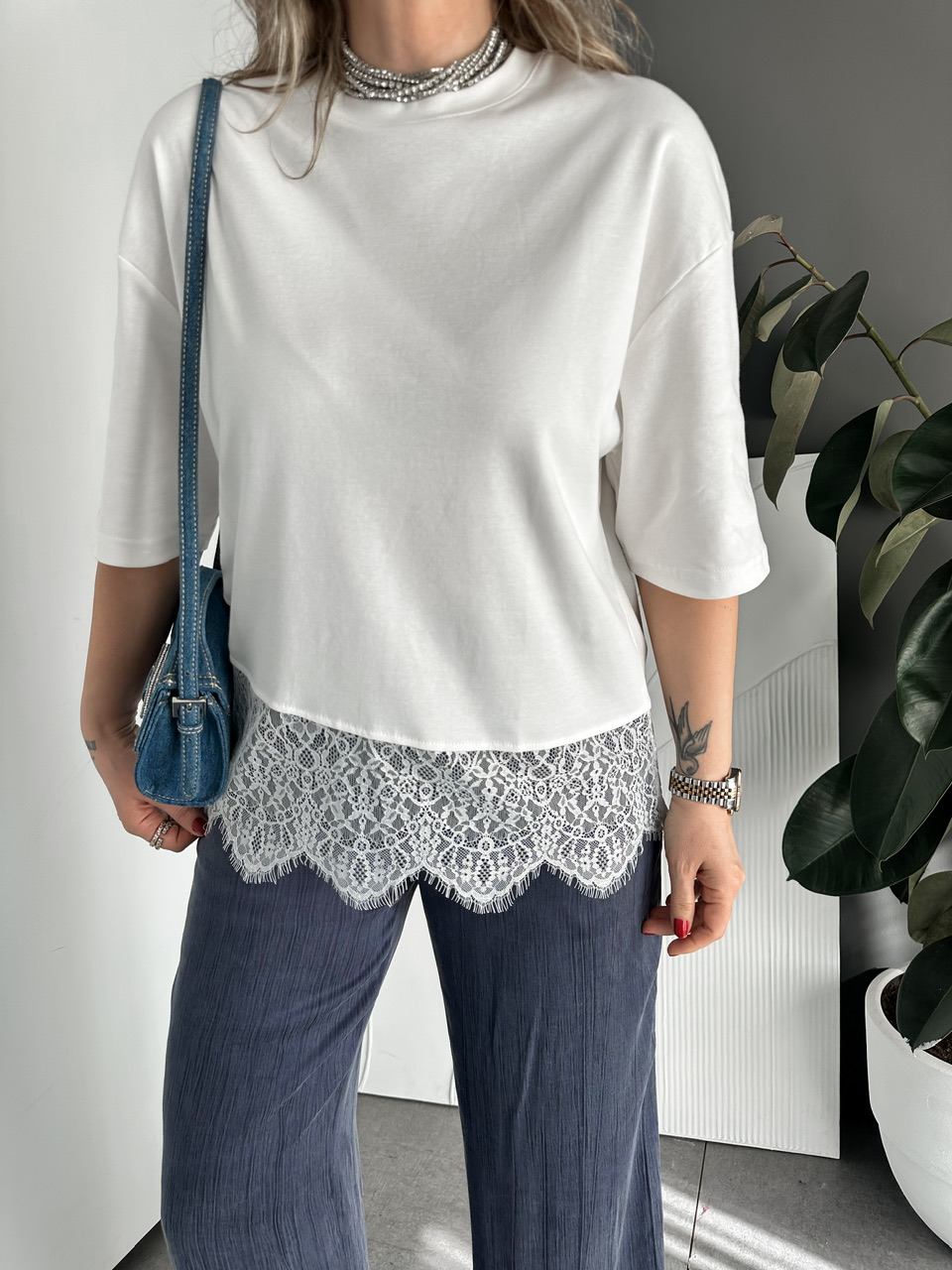 Beyaz Eteği Dantelli Cotton Tshirt
