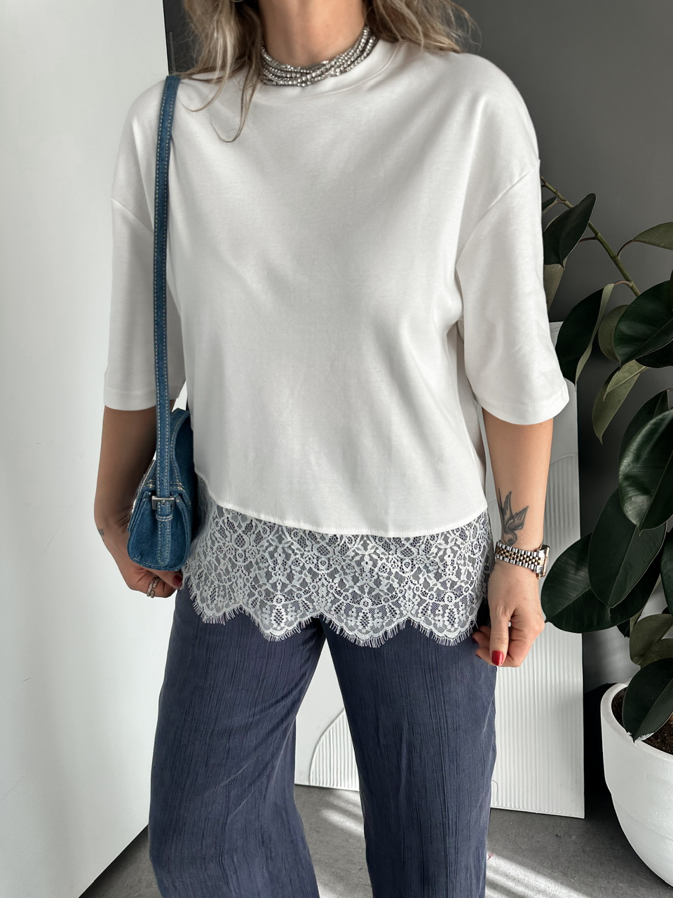 Beyaz Eteği Dantelli Cotton Tshirt