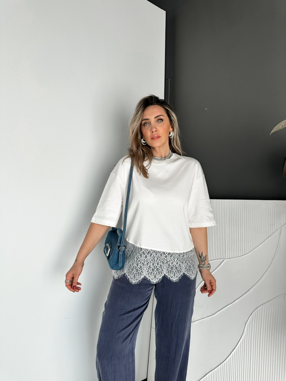 Beyaz Eteği Dantelli Cotton Tshirt