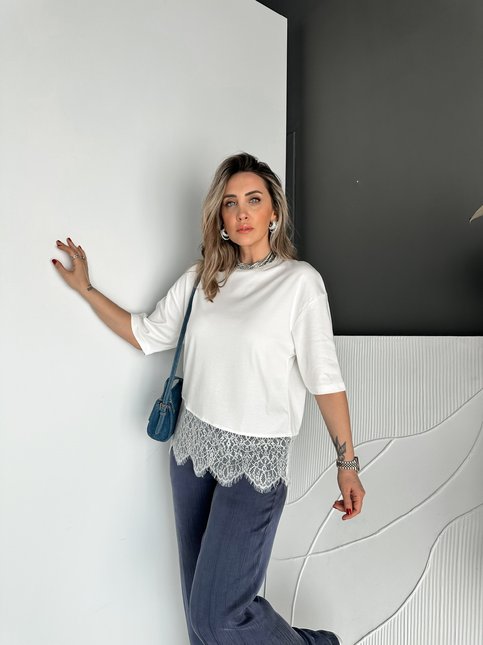 Beyaz Eteği Dantelli Cotton Tshirt