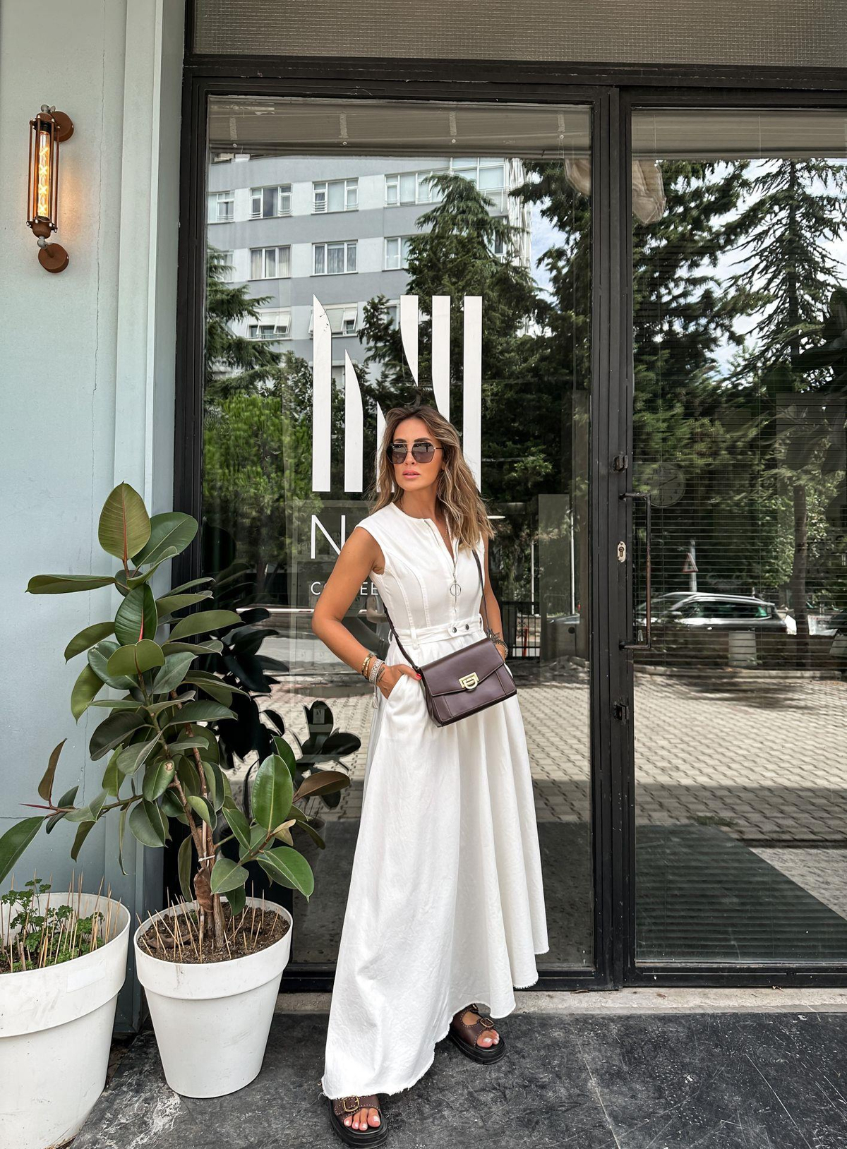 Beyaz Fermuarlı Asimetrik Premium Elbise