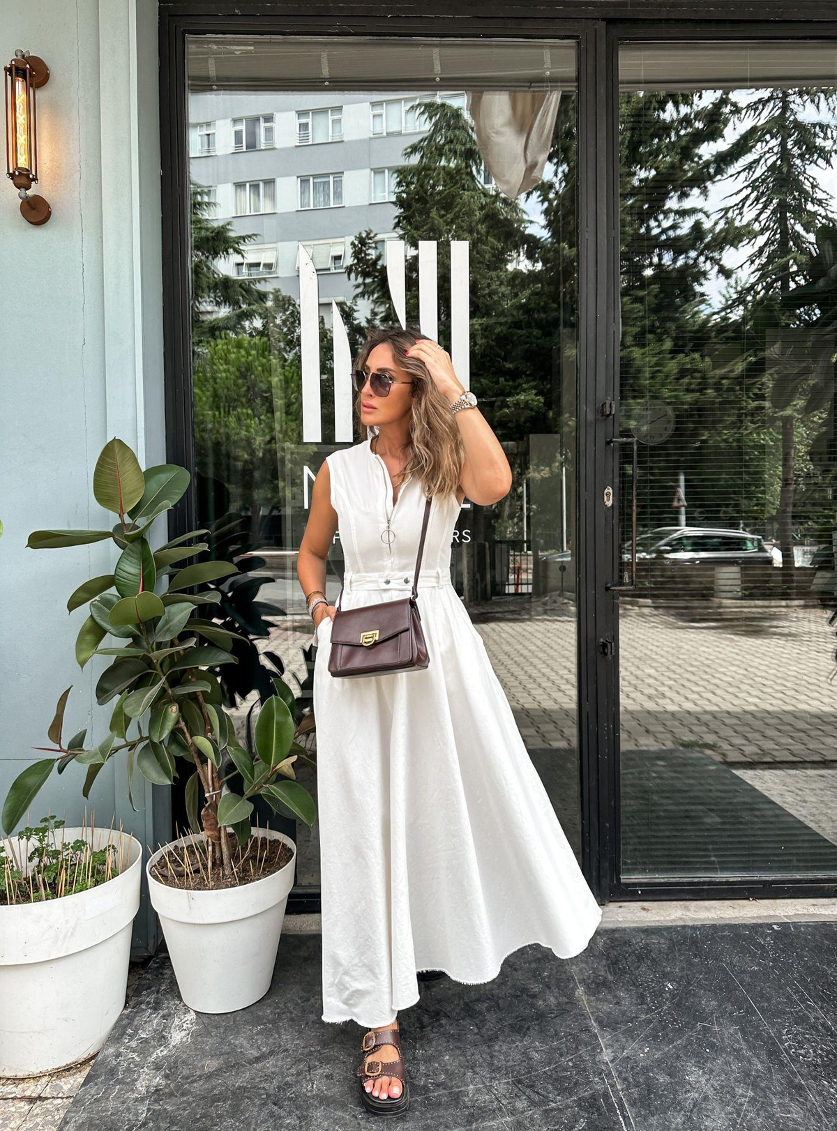 Beyaz Fermuarlı Asimetrik Premium Elbise