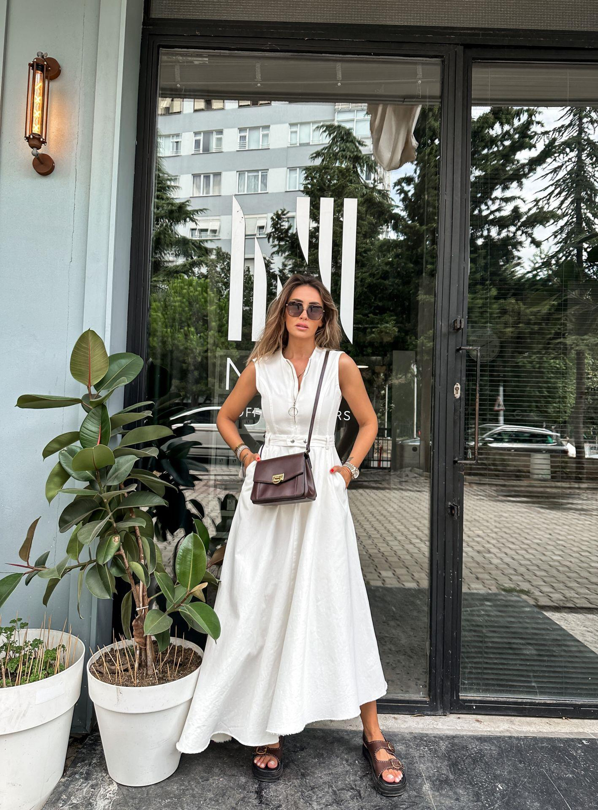 Beyaz Fermuarlı Asimetrik Premium Elbise