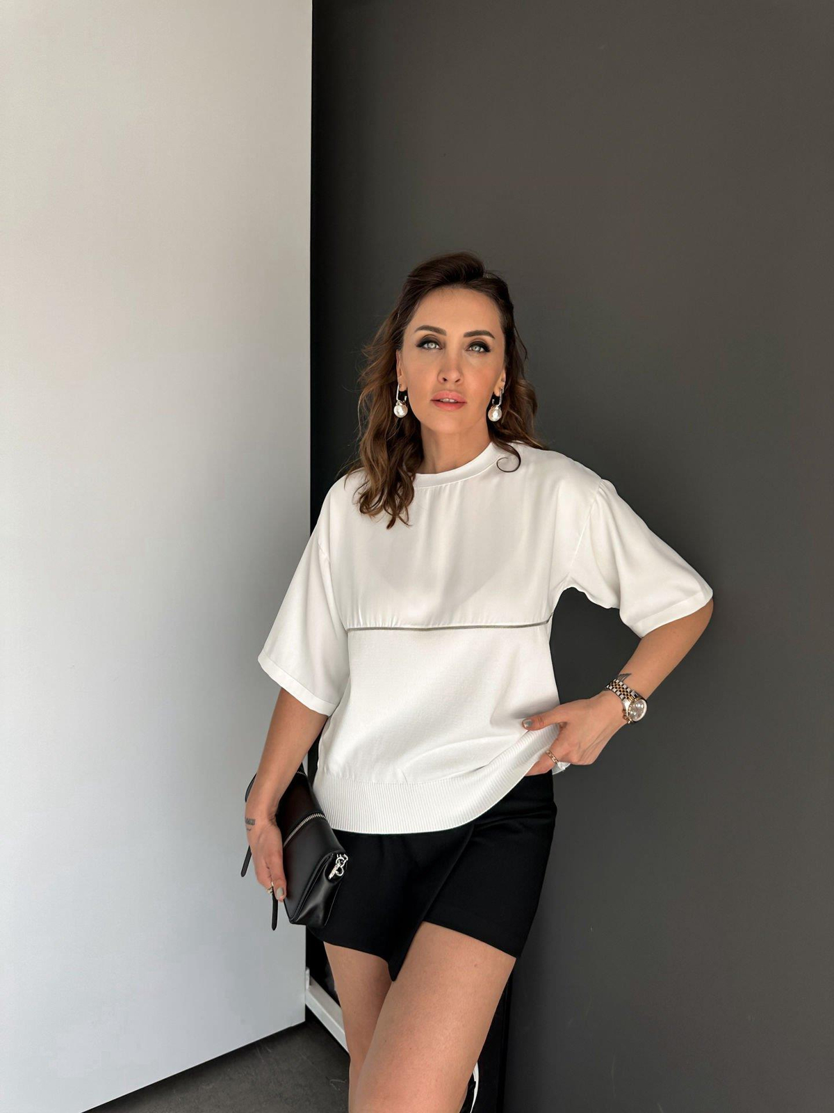 Beyaz Fermuarlı Detaylı Bluz