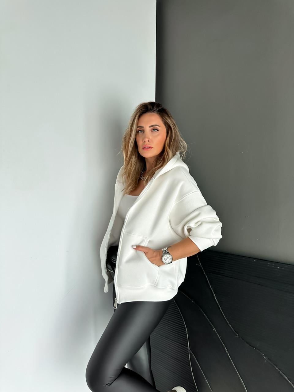 Beyaz Fermuarlı Şardonlu Sweatshirt