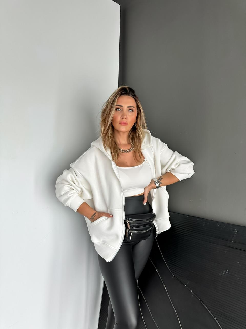 Beyaz Fermuarlı Şardonlu Sweatshirt