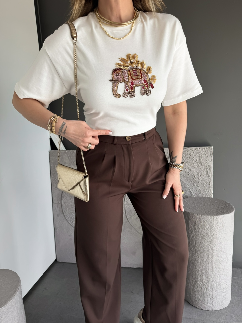 Beyaz Fil Nakışlı Cotton Tshirt