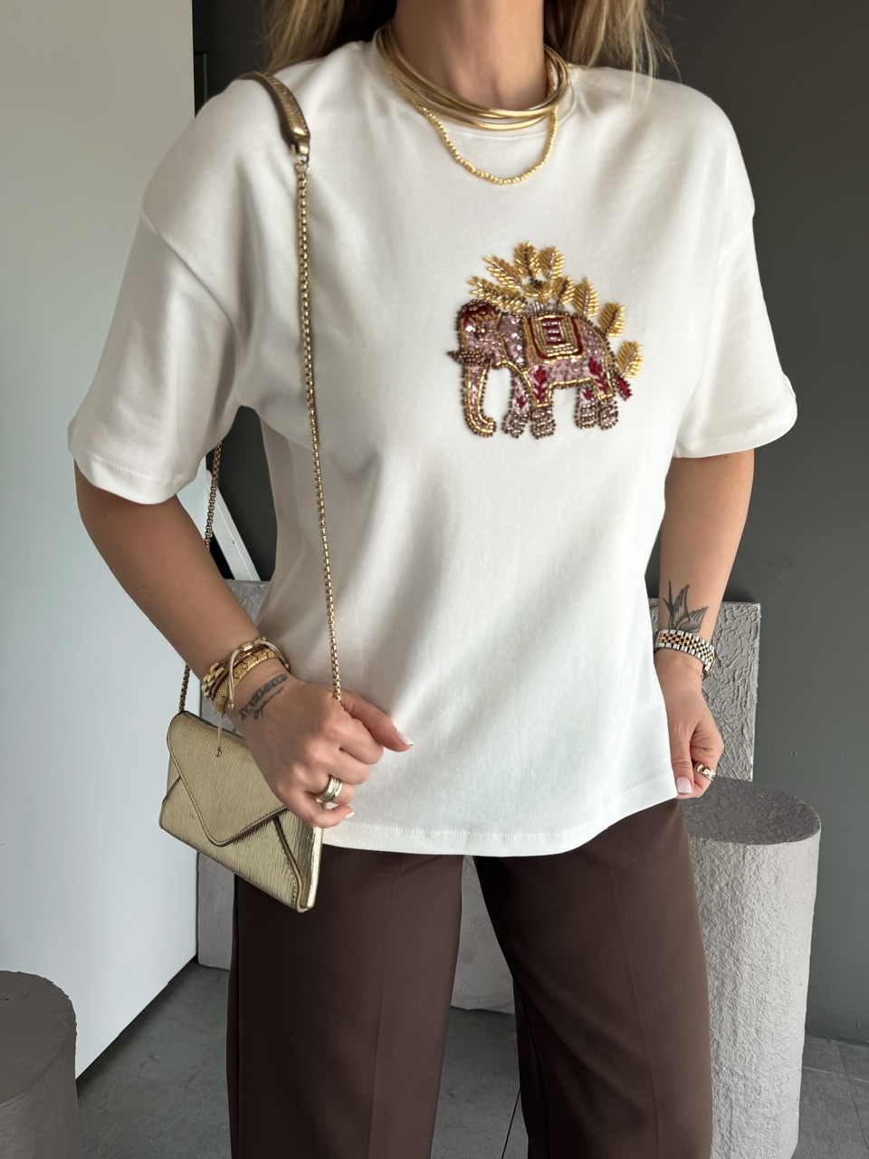 Beyaz Fil Nakışlı Cotton Tshirt