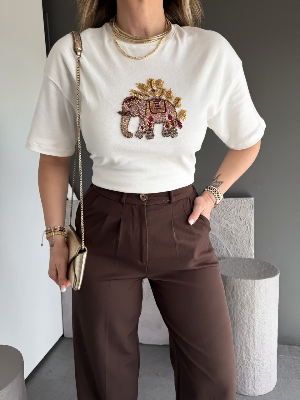 Beyaz Fil Nakışlı Cotton Tshirt