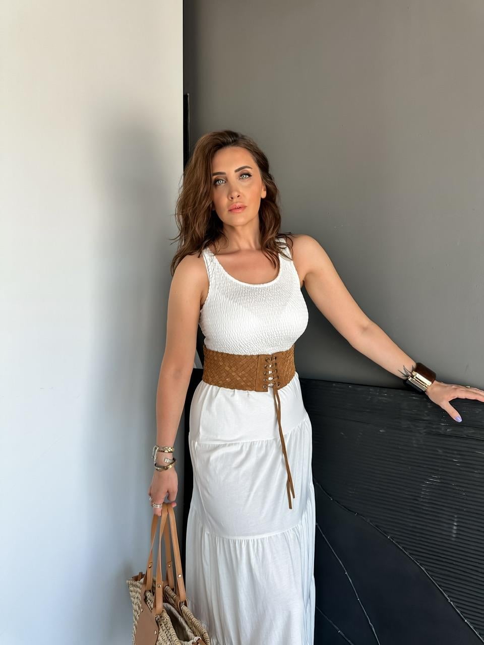 Beyaz Gipeli Kolsuz Orijinal Elbise