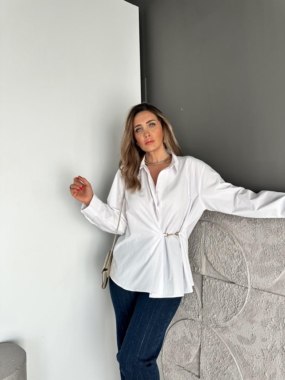Beyaz Gold Aksesuarlı Poplin Gömlek