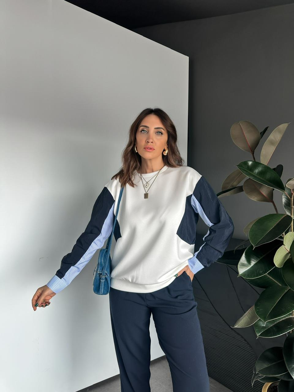 Beyaz Gömlek Ve Paraşüt Detaylı Sweatshirt