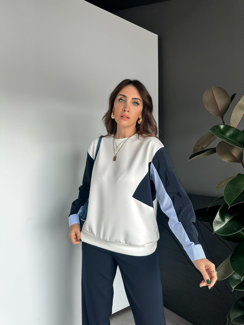 Beyaz Gömlek Ve Paraşüt Detaylı Sweatshirt