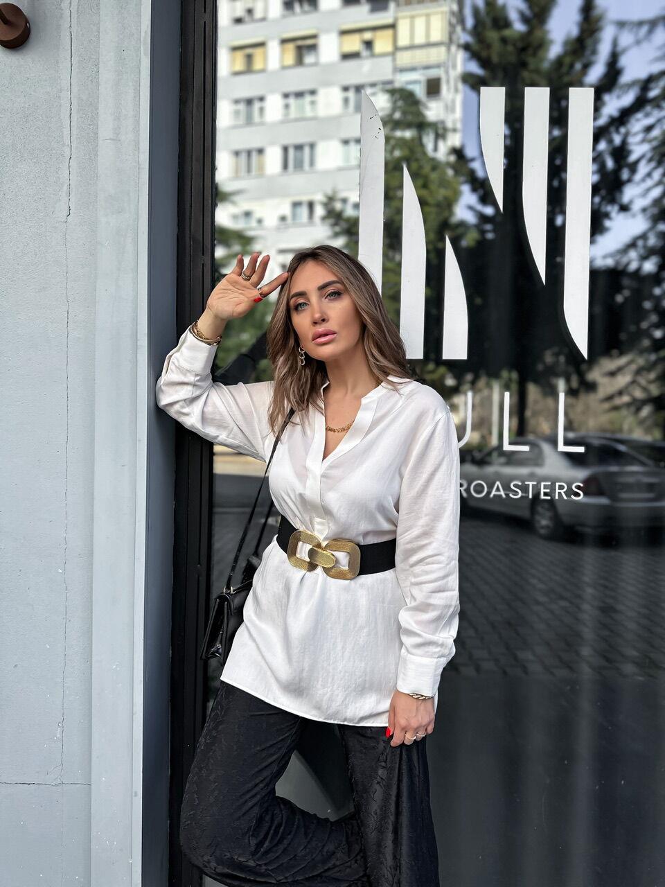 Beyaz Hakim Yaka Bluz