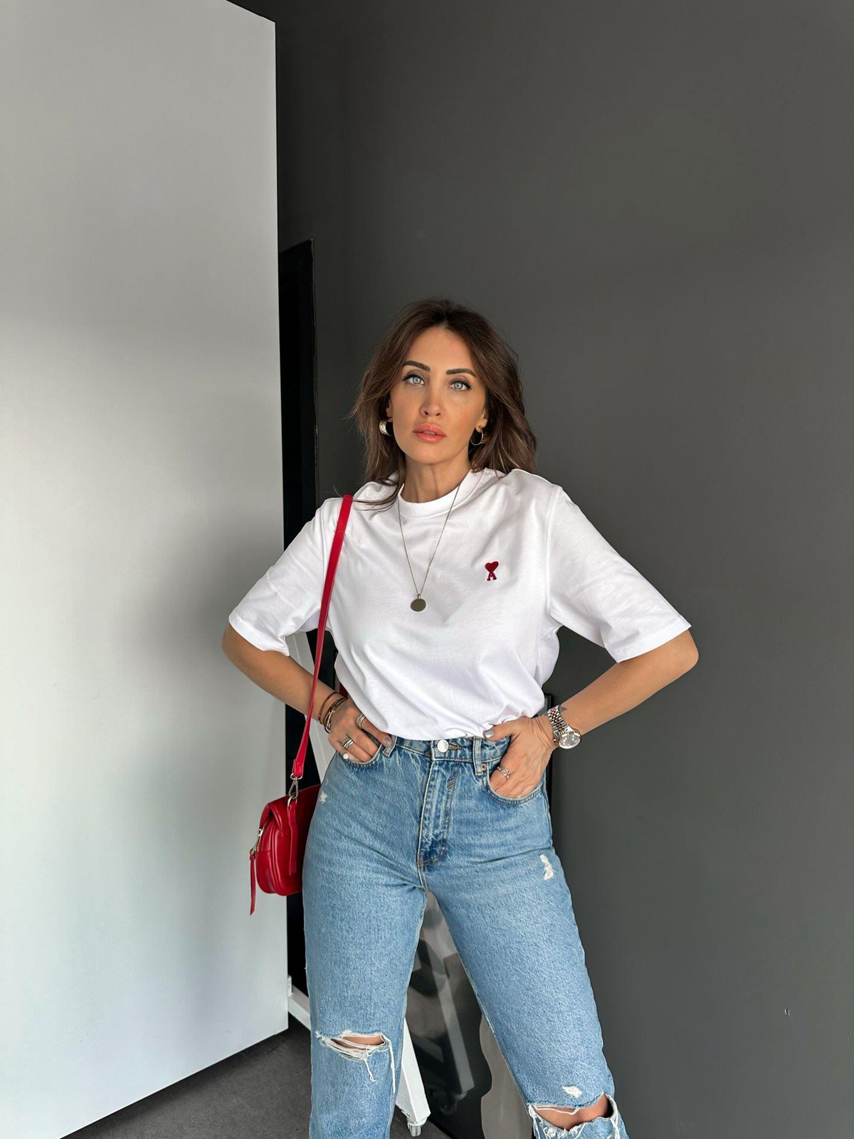 Beyaz Kalp İşlemeli Tshirt