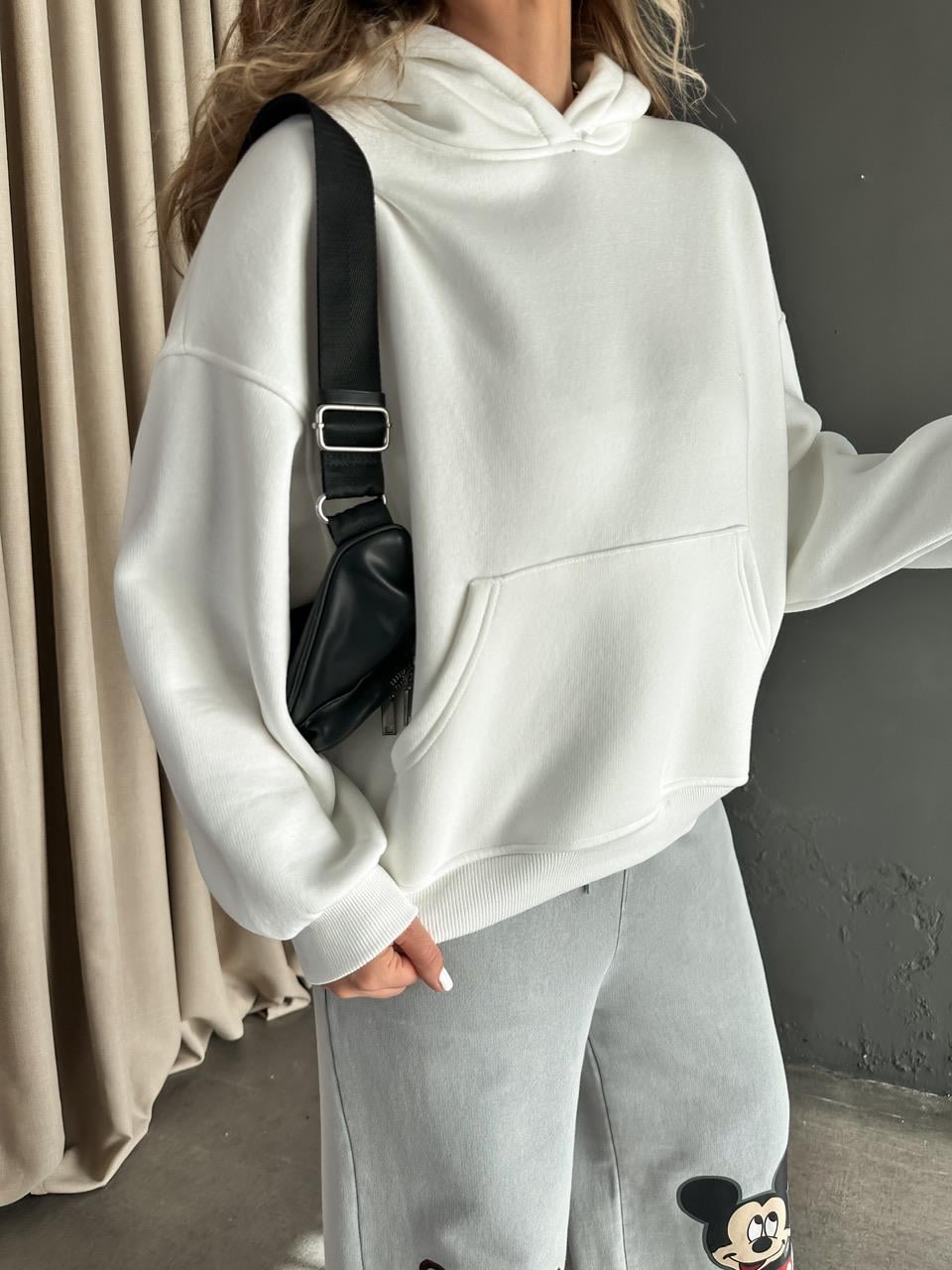 Beyaz Kanguru Cepli Sweatshirt
