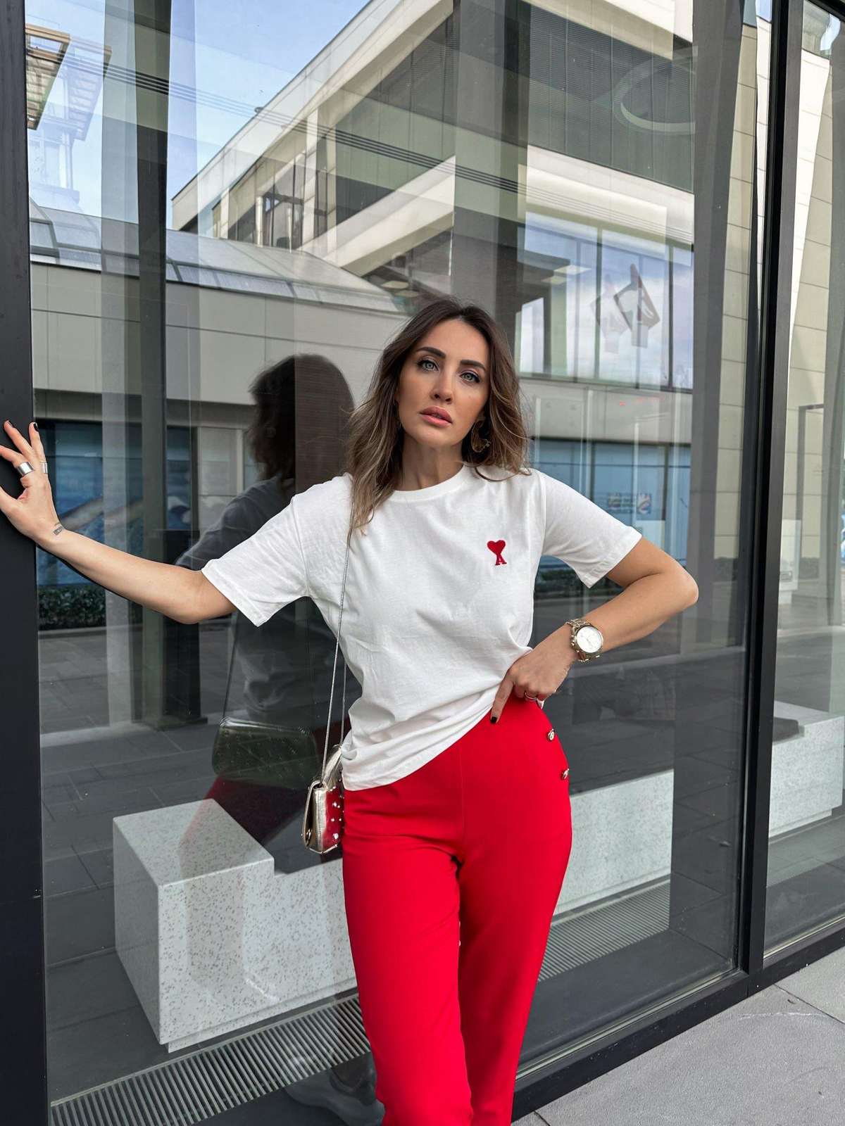 Beyaz Kırmızı Kalpli Basic Tshirt