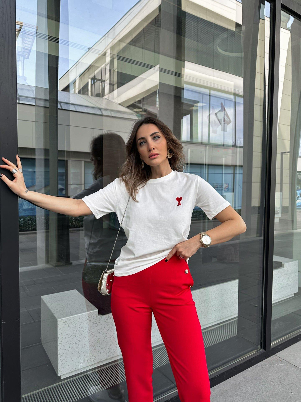 Beyaz Kırmızı Kalpli Basic Tshirt
