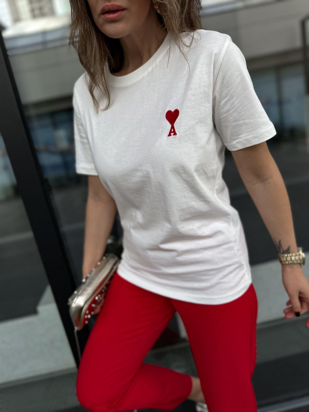 Beyaz Kırmızı Kalpli Basic Tshirt