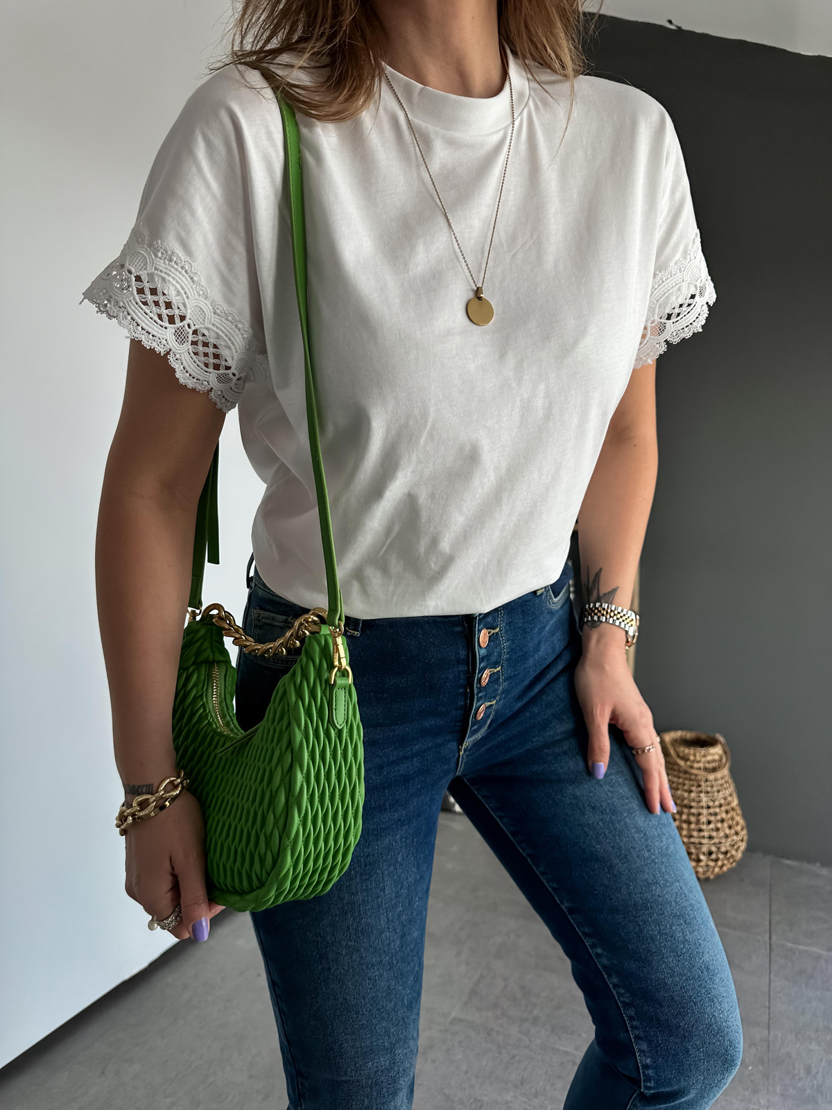 Beyaz Kolları Dantelli Tshirt