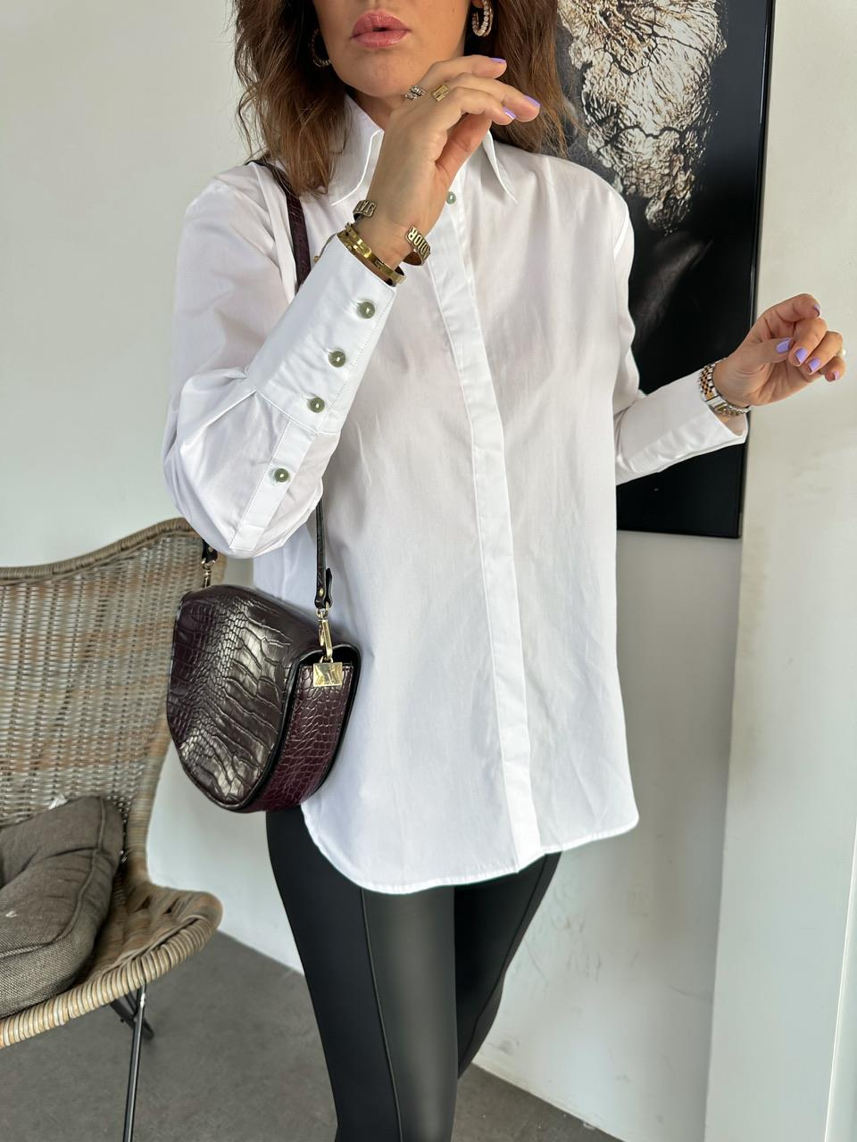 Beyaz Kolları Düğmeli Cotton Gömlek