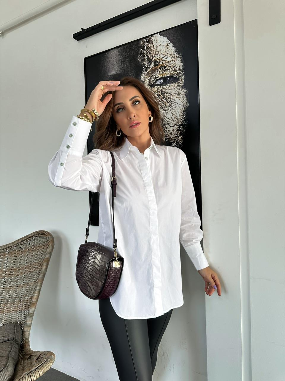 Beyaz Kolları Düğmeli Cotton Gömlek