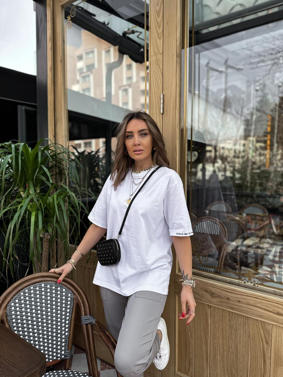 Beyaz Kolu Yazılı Cotton Tshirt