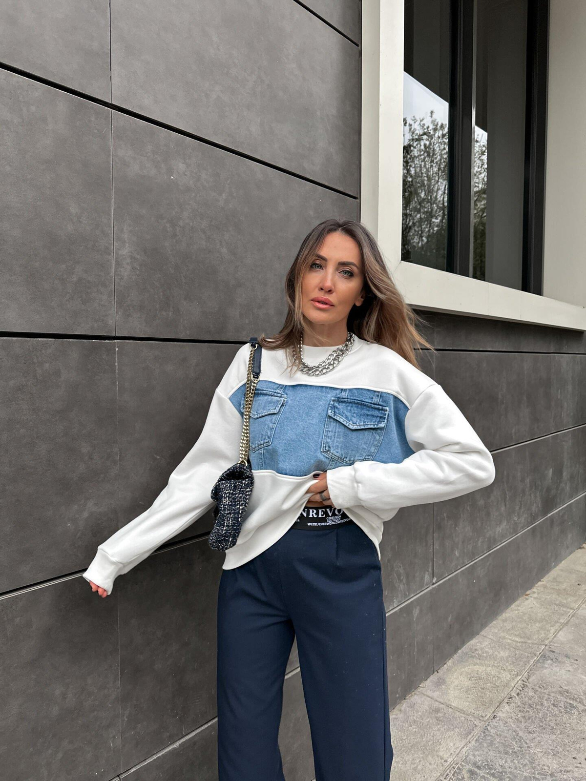 Beyaz Kot Detaylı Sweatshirt