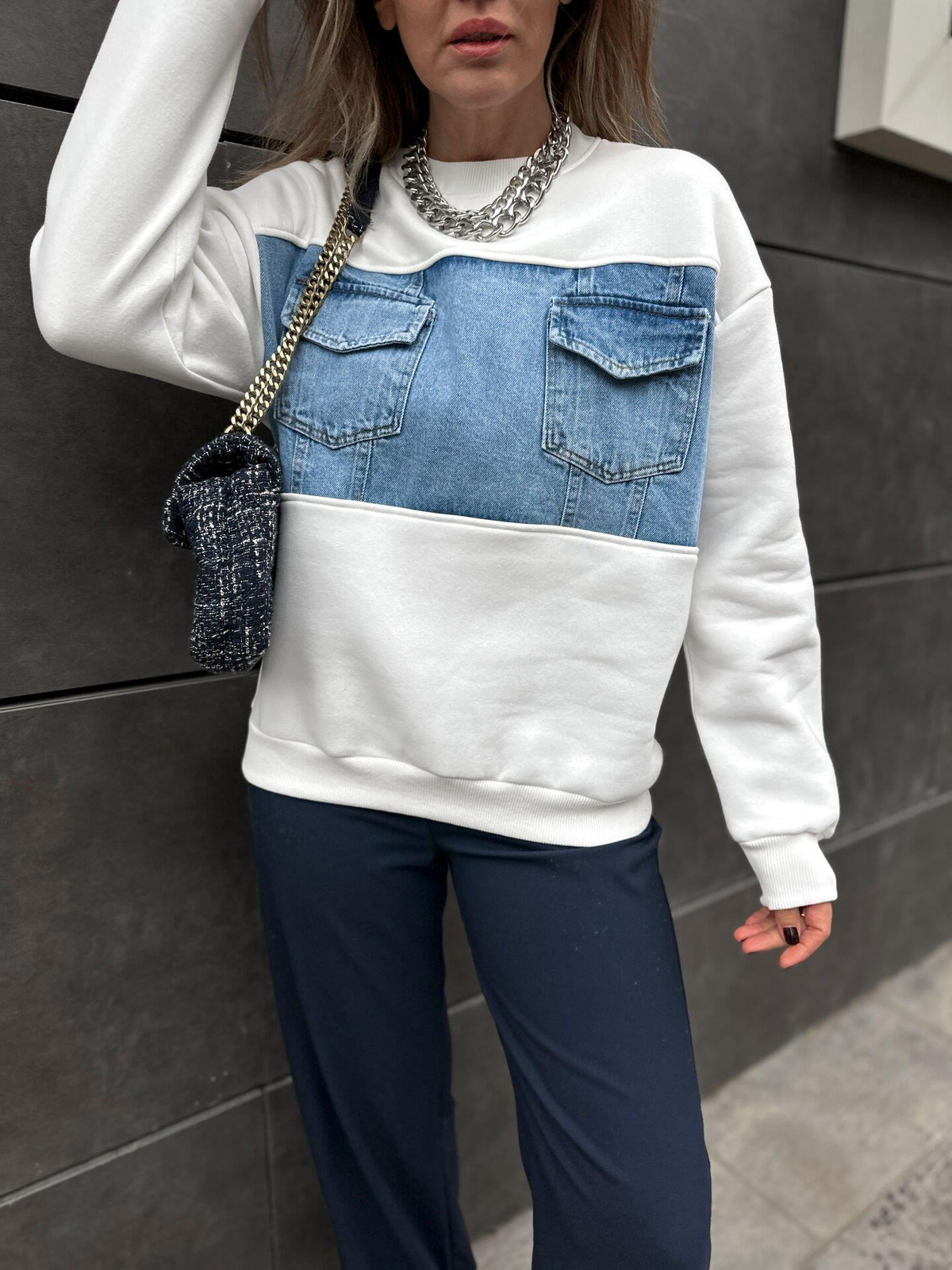 Beyaz Kot Detaylı Sweatshirt