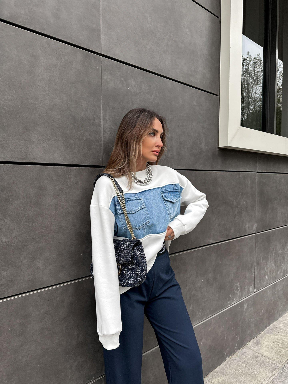 Beyaz Kot Detaylı Sweatshirt