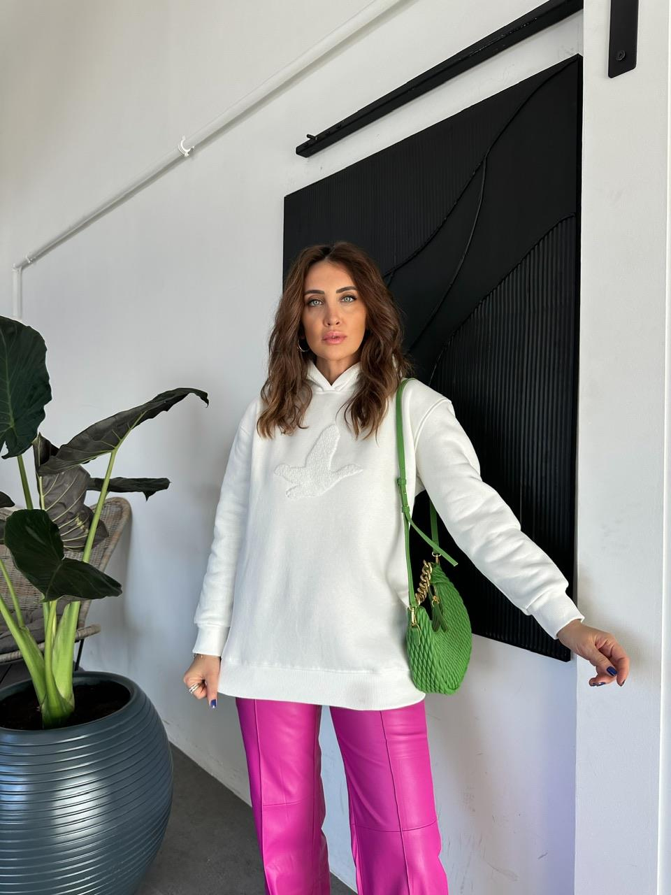 Beyaz Kuş Figürlü Kapşonlu Sweatshirt